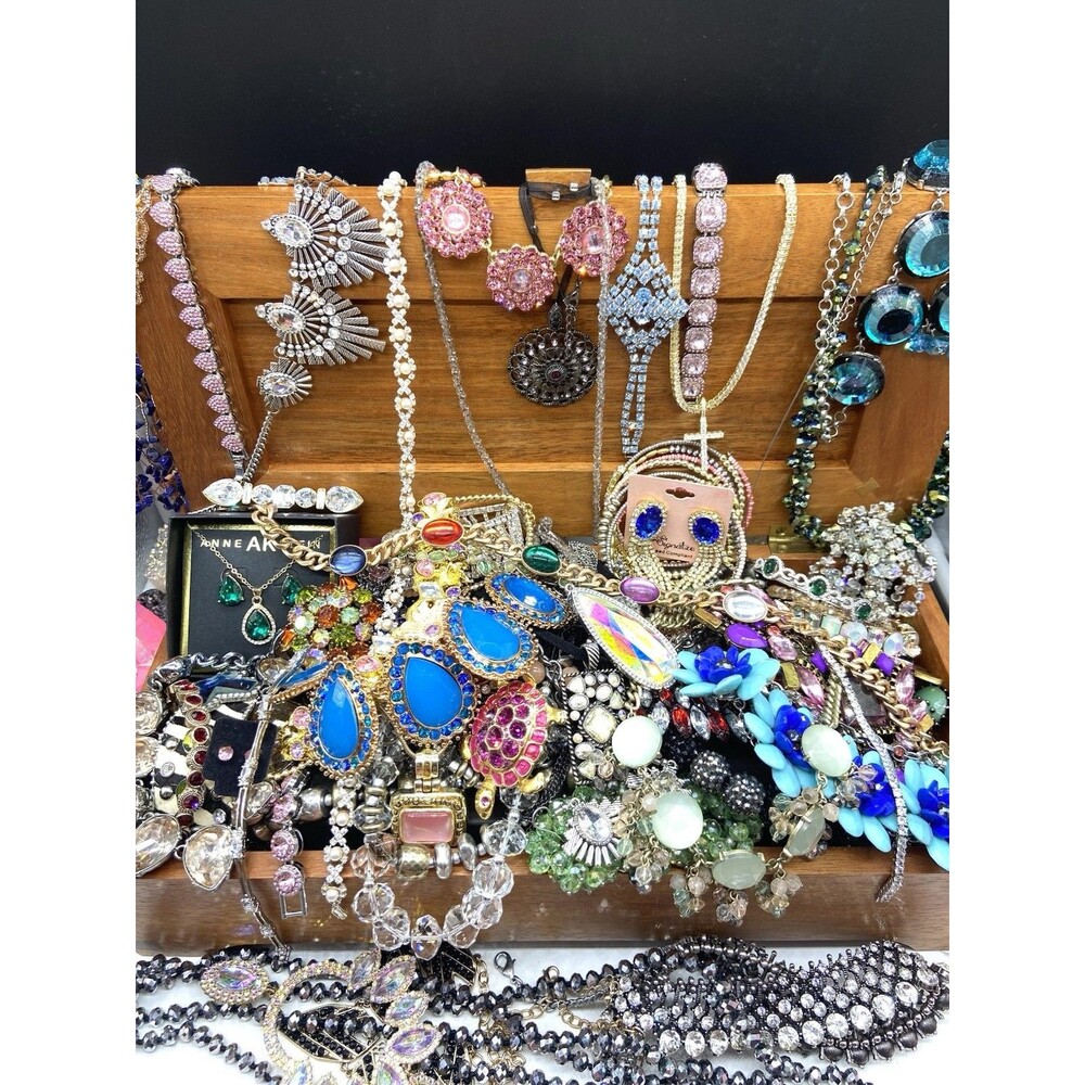 1 LB Rhinestone Costume Jewelry Mystery Grab Bag Lot Vintage Necklaces Wearable